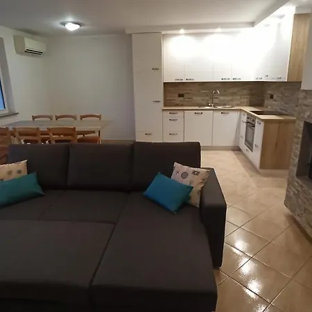 Apartma Apollonio Črni Kal
